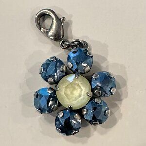 Sabika Daisy Pendant